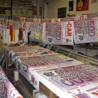 Impresión digital sobre vinilo y papel 120 gr. Sevilla