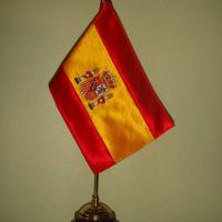 Mini Bandera de sobremesa en tela de raso y bordada de España Sevilla