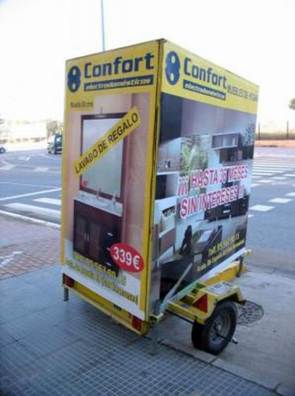 Remolque publicitario valla móvil 230x180 Confort Dos Hermanas Sevilla