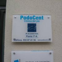 Rótulo cartel con rotulación Placa de metacrilato 8 mm Podocent Dos Hermanas ( diseño DH )