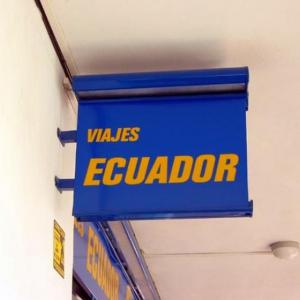 Rótulo luminoso, Banderola de Viajes Ecuador Dos Hermanas Sevilla