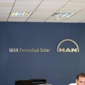 Rótulo corpóreo Man Ferrostaal Solar, PVC 19 mm + Frente de Acero Inox. Sevilla
