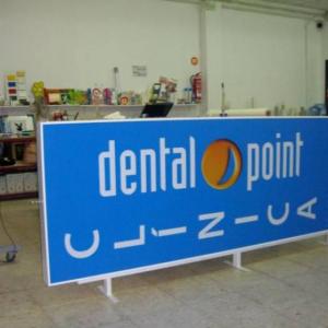 Rótulo luminoso Banderola. Clínica Dental Point Brenes Sevilla