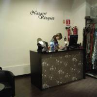 Rótulo Nazaret Vazquez Boutique, letras corpóreas en PVC de 10 mm. Dos Hermanas Sevilla