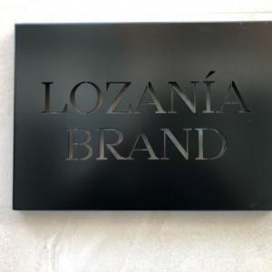Rótulo cartel fresado y calado. Para Lozanía Brand Sevilla.