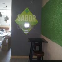 Rotulación de fotomurales en vinilo. Cafetería Ciudad Deportiva del Real Betis Balompiés