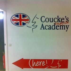 Rotulación en vinilo. Academia Couckes English Sevilla