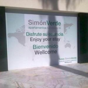 Rotulación en vinilo. Apartamentos Turísticos Simón Verde, Sevilla
