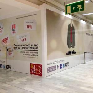 Rotulación en vinilo Stand Centro Comercial Los Arcos Sevilla ( trabajos realizados para Acciona Service )