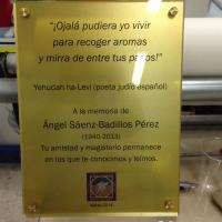 Rótulo cartel con rotulación Placa para La Universidad Pablo de Olavide Sevilla