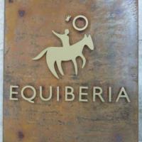 Rótulo cartel con textos fresados y en relieve. Equiberia Sevilla