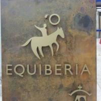 Rótulo cartel con textos fresados y en relieve. Equiberia Sevilla
