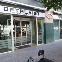 Rótulo cartel letras corpóreas. Clínicas Oftalvil, Avda de la Buhaíra, Sevilla