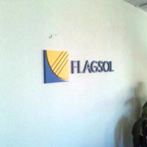 Rótulo letras corpóreas Flagsol Sevilla, PCV19 lacado