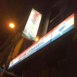 Rótulo luminoso Banderola. Re/max Dos Hermanas Sevilla