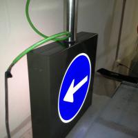 Rótulo luminoso corpóreo. Caja de luz led y señales de tráfico parking subterráneo. Centro Comercial El Faro. Para Acciona Facility Services SA