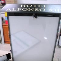 Rótulo luminoso corpóreo. Cuadro anuncios para El Hotel Alfonso XIII
