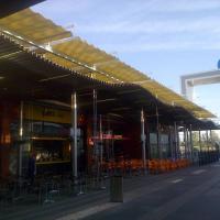 Toldos en lona plástica especial para lluvia de 450 mts en centro Comercial El Faro Badajoz. Trabajos realizados para Acciona Facility Services 