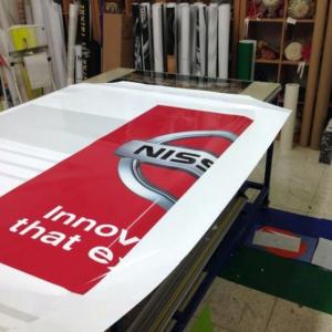 Impresión digital sobre vinilo. 181 m2 de fachada de Nissan Vanauto en Sueminencia Sevilla