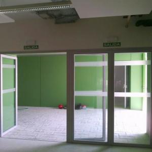 Rotulación de vinilos en Colegio en Alcalá de Guadaira Sevilla. Trabajos para Ferrovial-Agroman