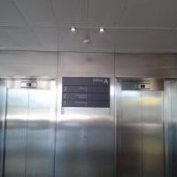 Rótulo cartel con rotulación Directorios en Abengoa Plamas Altas, Sevilla 