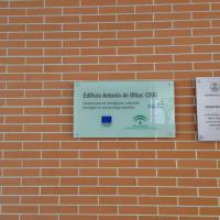 Rótulo cartel con rotulación Universidad de Sevilla, Edificio para el aprendizaje y la innovación Antonio de Ulloa