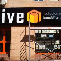 Rótulo Inmobiliarias Sevilla, Rótulos Vive S-30, Sevilla. Rótulo cartel retroiluminado.