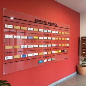 Directorio edificio placa de metacrilato de 10 mm. Dos Hermanas Sevilla