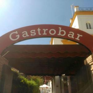 Rótulo cartel Caja luminosa con led. Restaurante Gastrobar Maytiz en Sevilla.