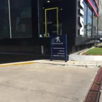 Rótulo cartel con rotulación Directorio Peugeot Automares, Sueminencia Sevilla