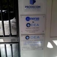 Rótulo cartel con rotulación Placa Odea Sevilla