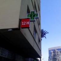Rótulo luminoso Banderola. Farmacia Cádiz