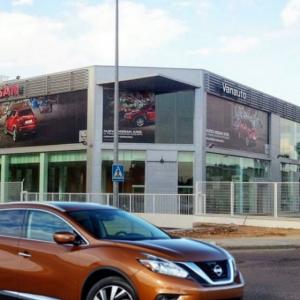 Rótulo Sevilla. Nissan Vanauto en Sueminencia. 200 m de Fotomurales en Exterior con vinilos especiales para exteriores.