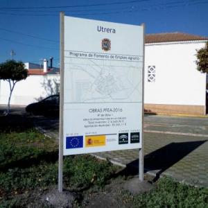 Valla publicitaria o cartelera, así como cartel de obra  panelable y rotulada con vinilo. Programa 2016 de Fomento Agrario del Ayuntamiento de Utrera Sevilla