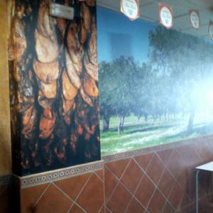 Foto mural en vinilo especial de pared. Cafetería y cervecería Hispania, Alcalá de Guadaira Sevilla.