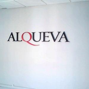 Rótulo en letras de pvc lacadas . Alqueva Servicios integrales Sevilla.