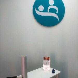 Rótulo en pvc lacado a 2 colores. Alggias Sevilla.