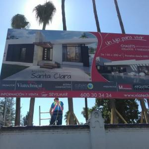 cartel de obra o valla publicitaria de 8x3 mts. Dos Hermanas Sevilla.