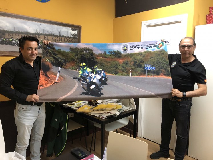 Toalla con grabación personalizada por sublimación, para la Agrupación Motorista Cota Cero Sevilla.