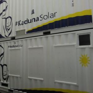 Rotulación de un lote de 13 contenedores container en vinilo de corte especial para Kaduna Solar. Fabricados por Proinsener Sevilla.