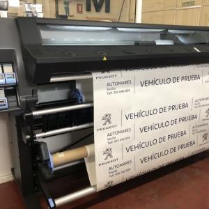 Vinilo en tinta látex para Peugeot Sevilla.