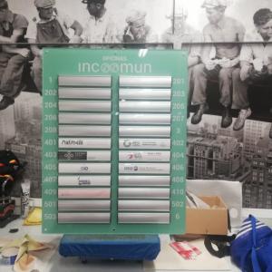 Directorio personalizado en metacrilato y lamas de aluminio reutilizables. Edificio IncooMun