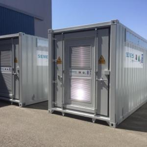 Rotulación de un lote de 8 contenedores container en vinilo de corte especial para Siemens. Fabricados por Proinsener Sevilla.