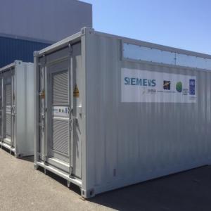 Rotulación de un lote de 8 contenedores container en vinilo de corte especial para Siemens. Fabricados por Proinsener Sevilla.