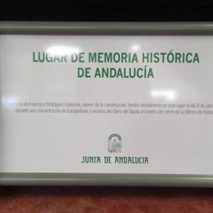 Rótulo cartel señalizador rotulado con vinilo sobre soporte Junta de Andalucía. Memoria Histórica en Sevilla