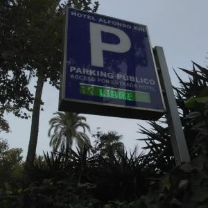 Rótulo luminoso, Banderola Parking con led libre, para Hotel Alfonso XIII en Sevilla.