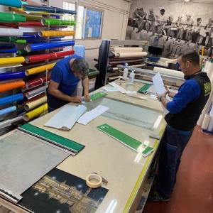Cartel directorio homologado en lamas de aluminio rotulado con vinilos. Consejo Económico de la Junta de Andalucía. Sevilla.