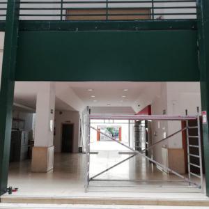 Fabricación de directorio modular para la Facultad de Ciencias Económicas y Empresariales de la Universidad de Sevilla.