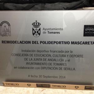 Placa en metacrilato para el Ayuntamiento de Tomares en Sevilla.