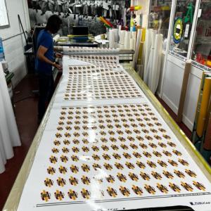 Adhesivos precortados para la Futer de Sevilla.
